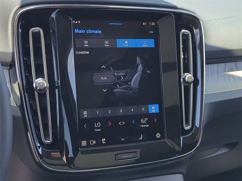 New 2025 Volvo XC40 B5 Core w/ Protection Package Premier image 31