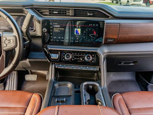 Used 2025 GMC Sierra 2500 Denali Ultimate image 23