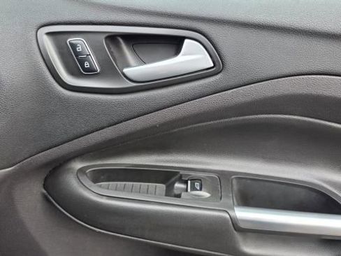 Used 2016 Ford Escape Titanium image 40