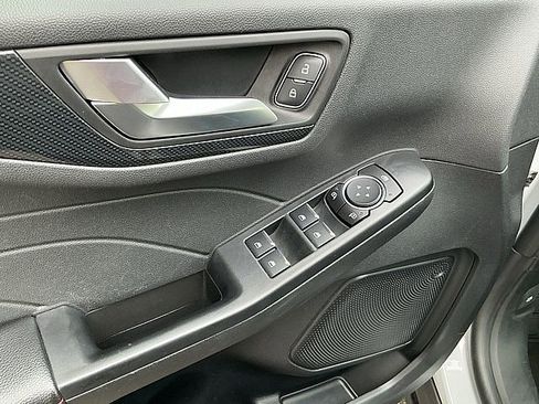 Used 2025 Ford Escape ST-Line image 17