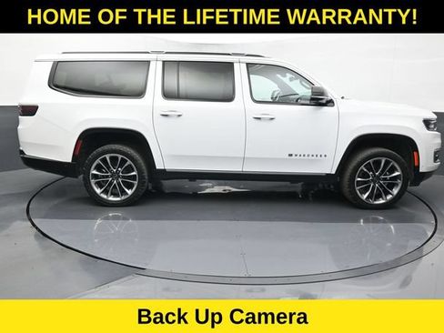 Used 2023 Jeep Wagoneer L Series III w/ Premium Group I AWD/4WD image 7