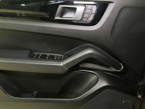 Certified 2023 Porsche Cayenne AWD/4WD image 34