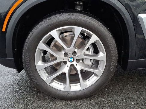 Certified 2025 BMW X5 xDrive40i w/ Executive Package image 8