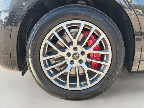 Certified 2024 Maserati Grecale GT image 42