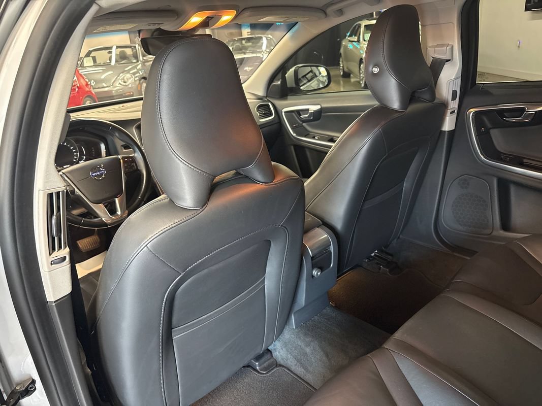 Used 2017 Volvo S60 T5 Inscription FWD image 36