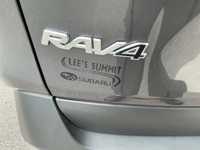 Used 2024 Toyota RAV4 LE AWD/4WD image 5