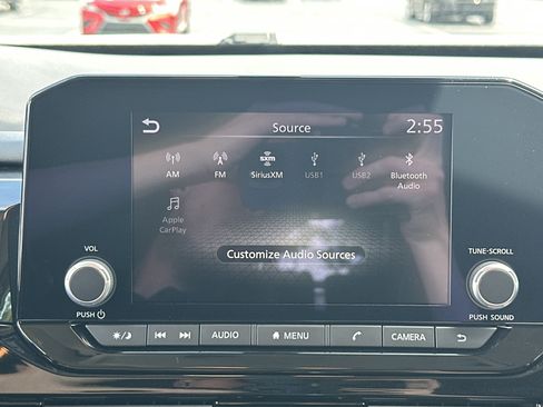 Used 2025 Nissan Pathfinder SV AWD/4WD image 23