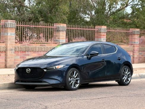 Used 2021 MAZDA MAZDA3 s FWD image 1