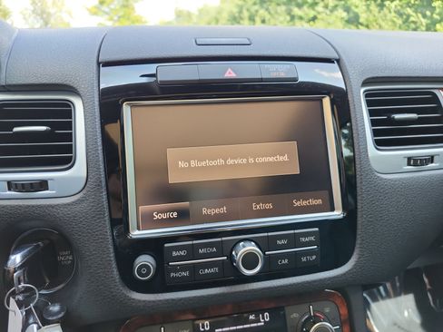 Used 2012 Volkswagen Touareg VR6 AWD/4WD image 7