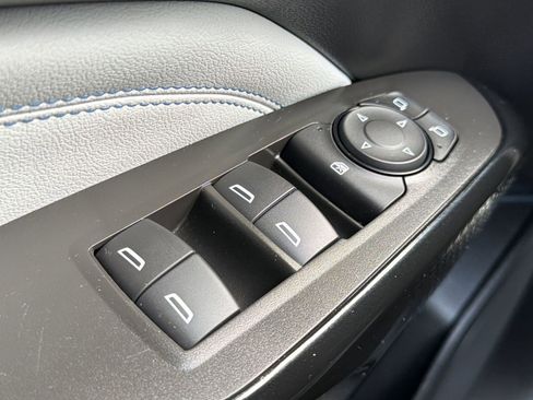 Used 2025 Chevrolet Trax LT image 24