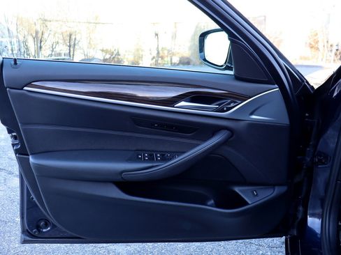 Used 2020 BMW 530i xDrive image 22