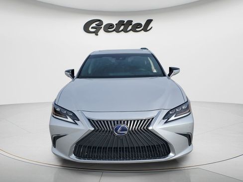 Used 2019 Lexus ES 300h Ultra Luxury w/ Accessory Package 2 image 8