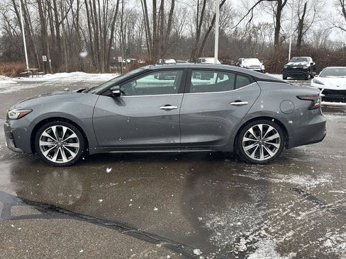 Used 2022 Nissan Maxima Platinum w/ Sport Mat Group image 2