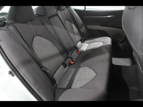 Used 2024 Toyota Camry LE FWD image 16