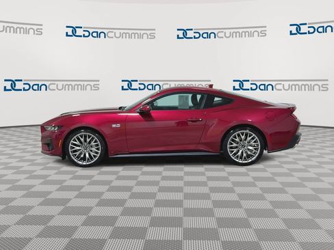 Used 2025 Ford Mustang GT Premium RWD image 5