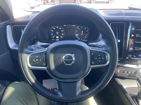 Used 2018 Volvo XC60 T5 Momentum w/ Vision Package AWD/4WD image 23