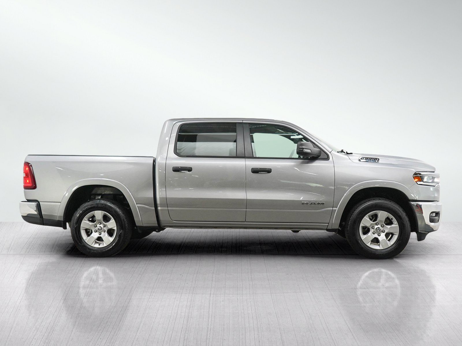 Used 2025 RAM 1500 Big Horn AWD/4WD image 6