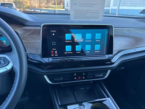 Certified 2024 Volkswagen Atlas SE image 24