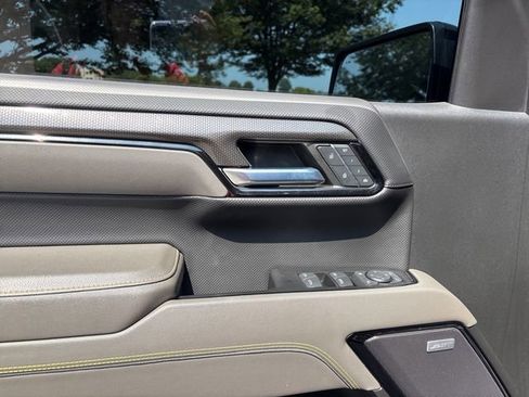 Used 2023 Chevrolet Silverado 1500 ZR2 image 14