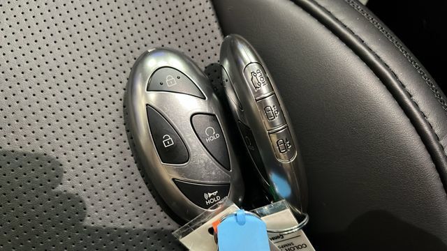 Used 2025 Hyundai Santa Fe Calligraphy AWD/4WD image 9