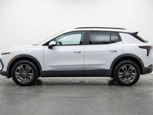Used 2025 Chevrolet Equinox LT FWD image 5