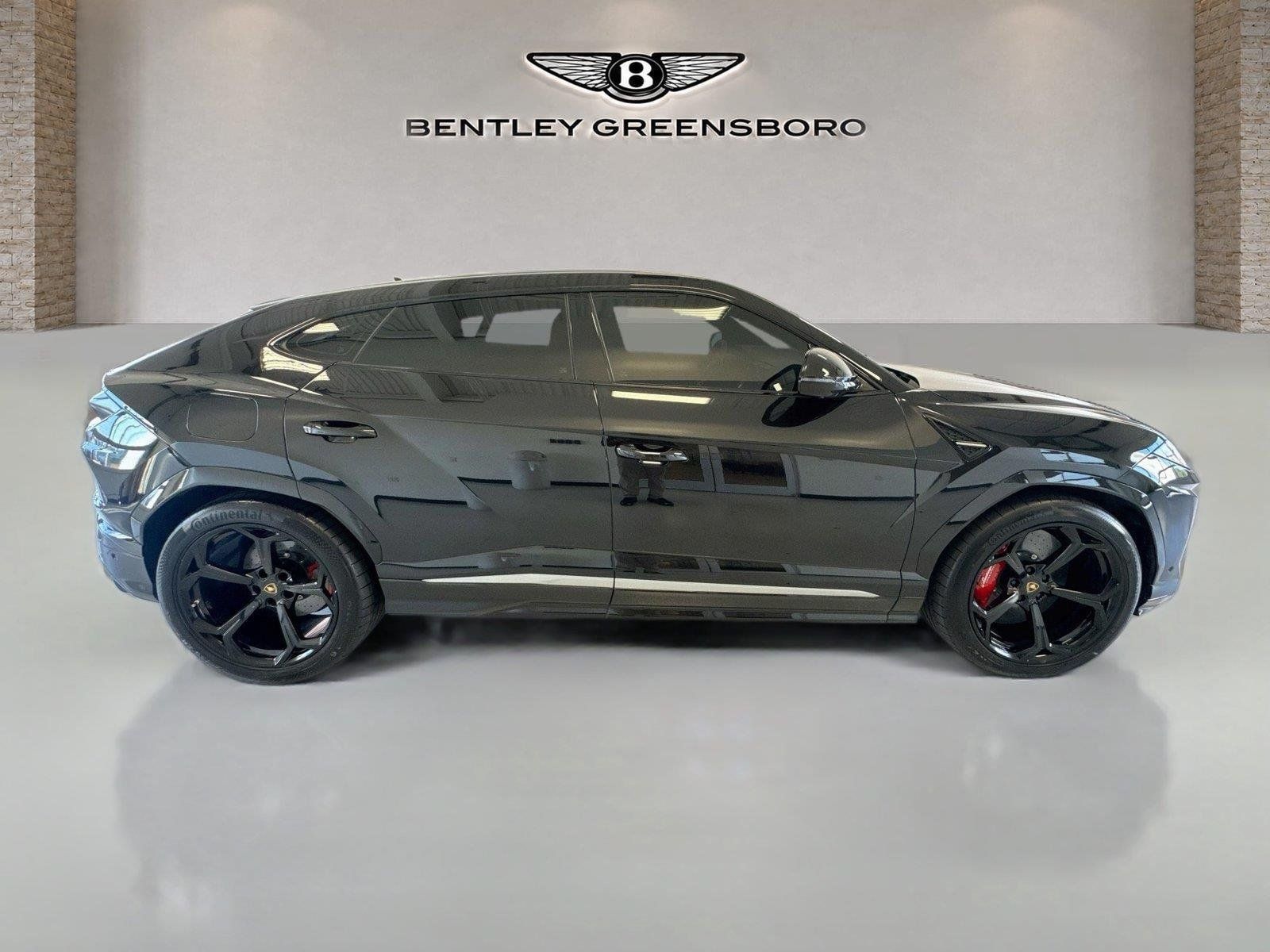 Used 2020 Lamborghini Urus AWD/4WD image 9