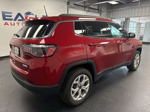 New 2025 Jeep Compass Latitude image 10