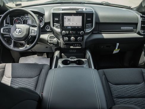 New 2026 RAM 1500 4x4 Crew Cab image 21