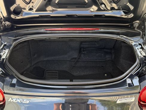 Used 2019 MAZDA MX-5 Miata Club RWD image 22