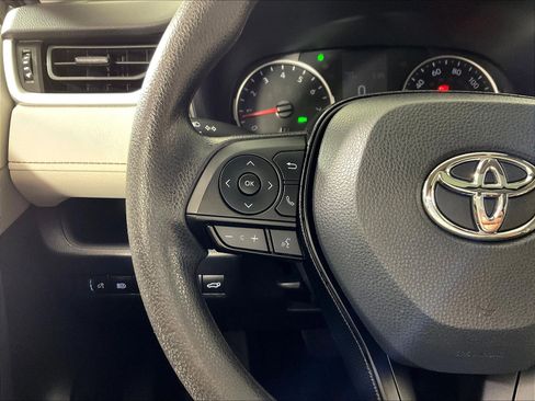 Used 2022 Toyota RAV4 XLE w/ Convenience Package AWD/4WD image 11