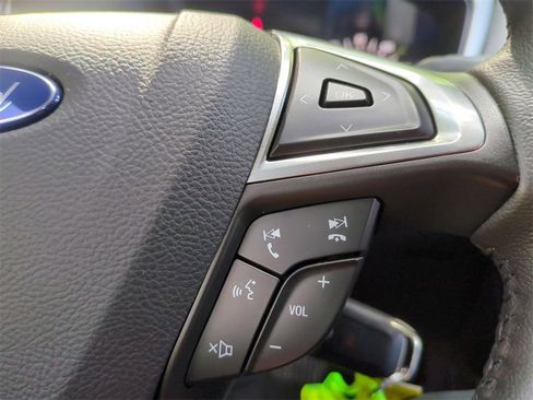 Used 2016 Ford Fusion SE w/ Equipment Group 201A image 16