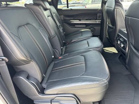 Certified 2022 Ford Expedition Max Platinum RWD image 12