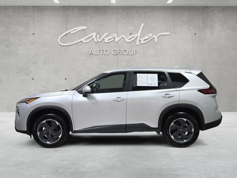 Used 2025 Nissan Rogue SV FWD image 13