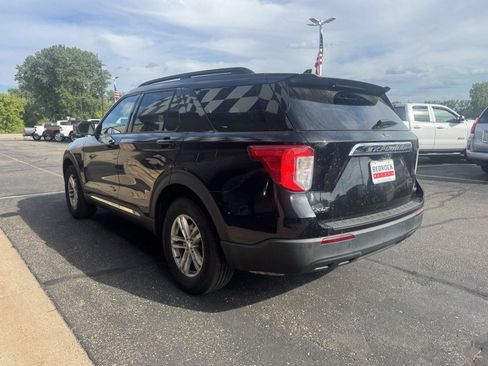 Used 2020 Ford Explorer XLT AWD/4WD image 2