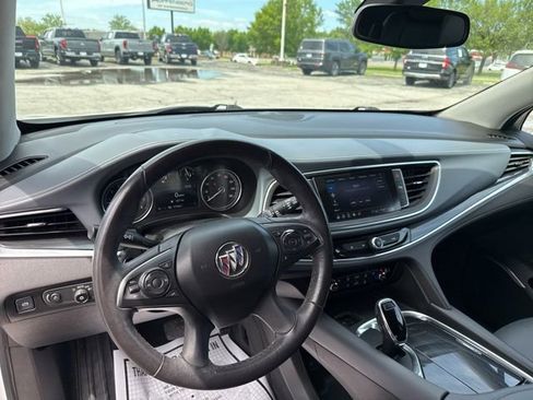 Used 2020 Buick Enclave Essence FWD image 30
