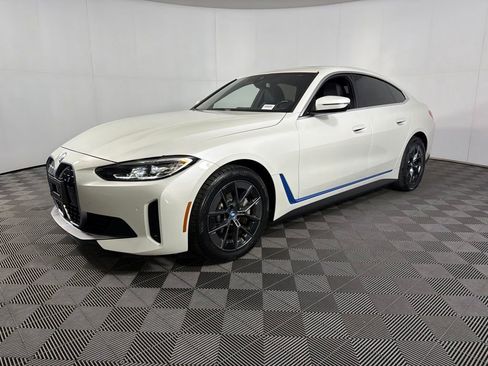 Used 2023 BMW i4 eDrive40 RWD image 2