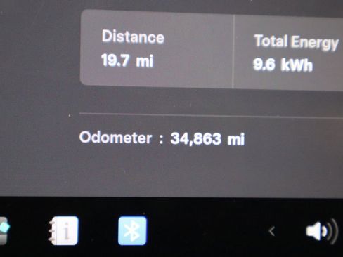 Used 2023 Tesla Model 3 Standard Range image 39