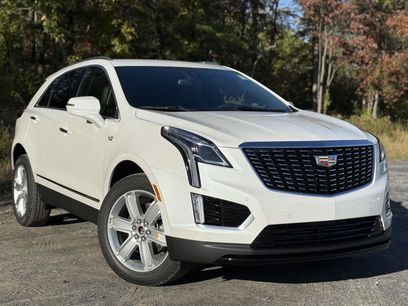 New 2025 Cadillac XT5 Luxury
