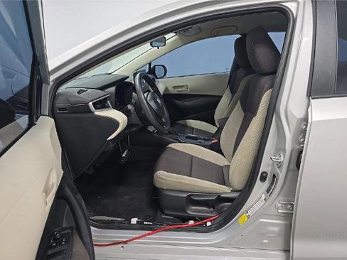 Used 2026 Toyota Corolla LE FWD image 6