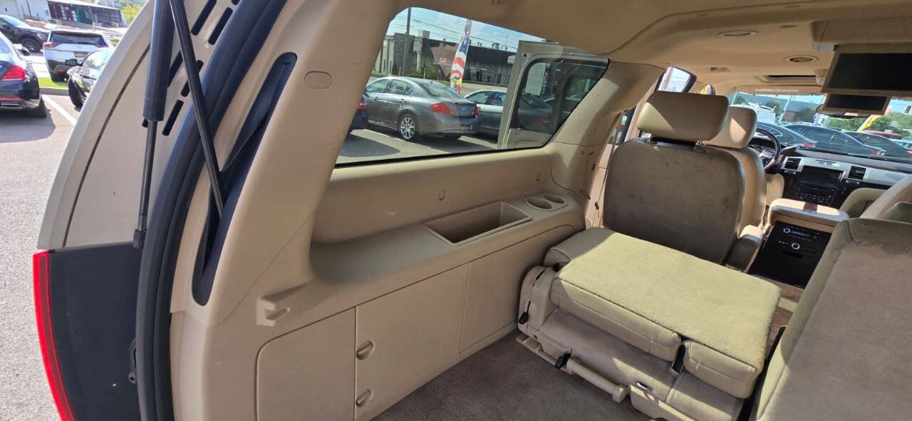 Used 2009 Cadillac Escalade ESV AWD image 24