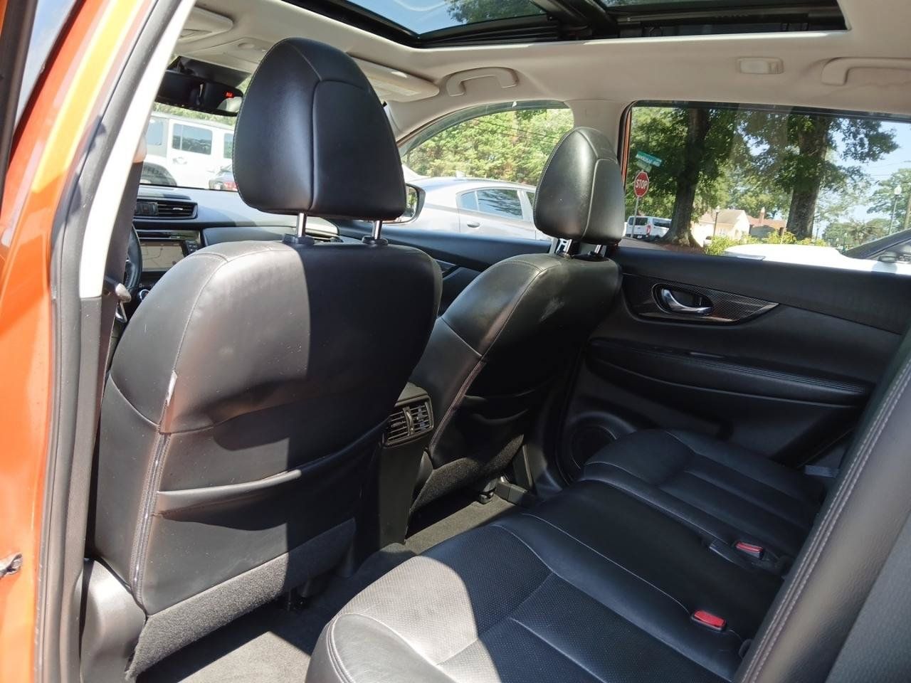 Used 2017 Nissan Rogue SL w/ SL Premium Package AWD/4WD image 12
