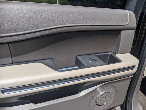 Used 2021 Ford Expedition XLT image 26