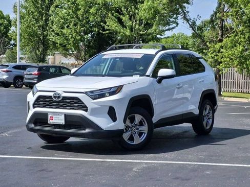 Used 2025 Toyota RAV4 XLE FWD image 2
