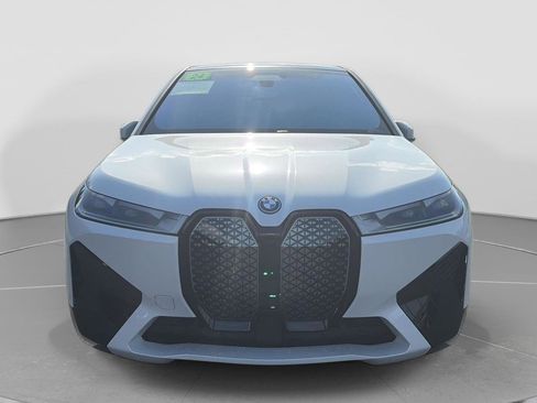 Used 2024 BMW iX xDrive50 w/ Sport Package AWD/4WD image 8