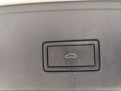 Used 2021 Volkswagen Atlas Cross Sport SE w/ Panoramic Sunroof Package FWD image 14