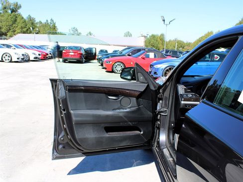 Used 2013 BMW 535i Gran Turismo xDrive image 32