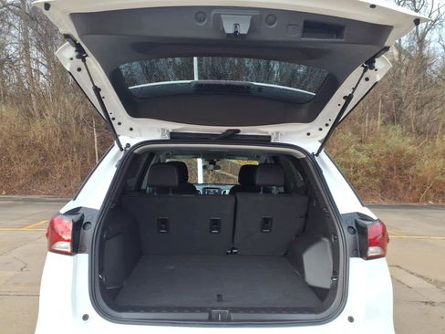 Used 2024 Chevrolet Equinox LS image 12