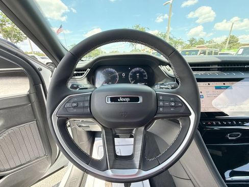 New 2026 Jeep Grand Cherokee L 4WD image 13