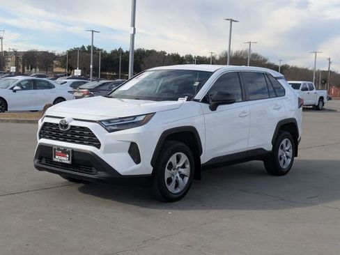 Used 2023 Toyota RAV4 LE image 10