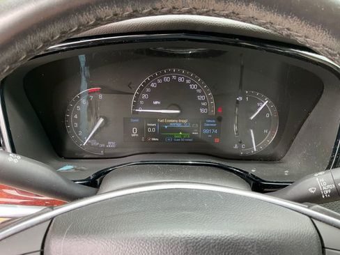 Used 2018 Cadillac XT5 Premium Luxury FWD image 11